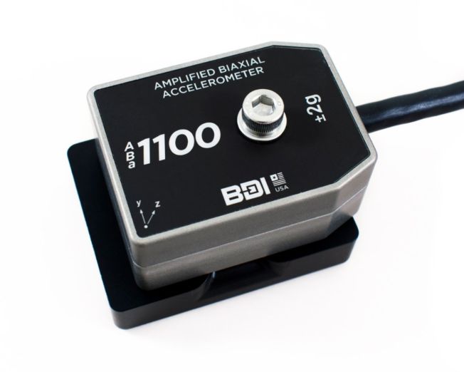 BDI BA1512-002 Amplified biaxial accelerometer on a mounting block render
