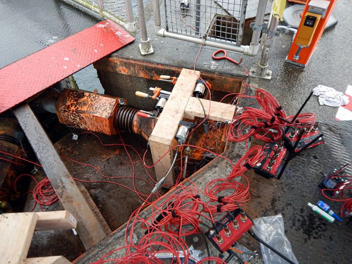 Miter Gate Inspection and Gudgeon Stress Test BDI Structural Testing